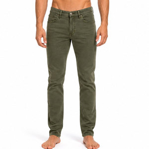 Collection de vêtements modernes comprenant un jean élégant en tissu doux et résistant pour un style décontracté au quotidien - Product Image 1