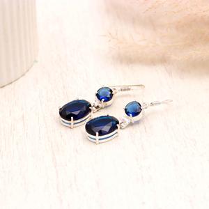 Pendientes de Zafiro Azul de Lujo en Plata de Ley 925 |   Joyería con Piedras Preciosas Naturales de Corte Ovalado |   Pendientes Colgantes de Alta Gama al por Mayor para Mujer - Product Image 1