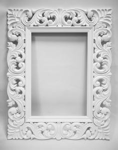 Cadre de miroir mural en bois admiré, fréquemment choisi par les designers pour son impact fiable - Product Image 5