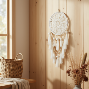 Attrape-rêves blanc 21 cm en dentelle avec pompon perlé pour décoration murale - Product Image 1