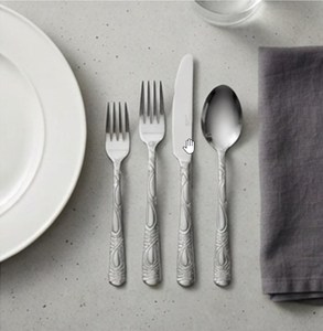 Ensemble de couverts élégants en métal avec finition miroir haute brillance, cuillère et fourchette, compatibles lave-vaisselle, pour utilisation sur table de mariage - Product Image 3