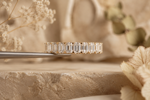 แหวนแต่งงานแบบเต็มวง ประดับมอสซาไนต์ทรงเหลี่ยมมรกต ทอง 14K หรูหรา ขายส่ง รับผลิตตามแบบ OEM ODM - Product Image 2