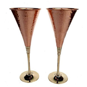 Lot de 2 gobelets à bière en métal martelé couleur cuivre/or – Accessoires de table pour bar – Gobelets à vin rouge et à bière - Product Image 1