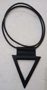 Collier en corne de buffle fait à la main, artisanat en résine, collier long à pendentif tendance pour femmes, collier à maillons en corne par CRAFTING CRAFTS - Product Image 4