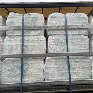 Pañales Desechables Pampers Talla 5 (11-16 kg) Protección Premium para Piel Sensible, Paquete para Mayor Comodidad, Protección Mensual - Product Image 1