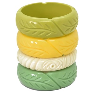 Bracelet jonc en résine sculptée d'inspiration vintage Rose & Leaf Design à vendre par CRAFTED TREAUSRES - Product Image 1