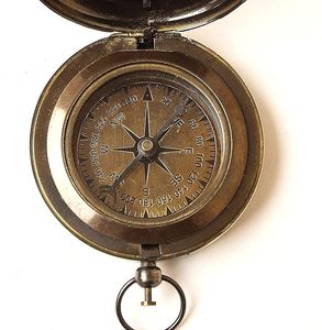 Brújula de Bolsillo Vintage de Latón con Tapa Articulada, Brújula Náutica Antigua Hecha a Mano, Regalo Marítimo Coleccionable - Product Image 3
