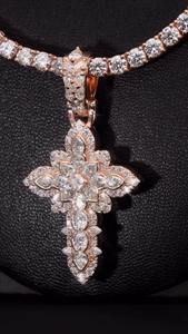 Joyería con Colgante de Diamantes Minimalista de Excelente Calidad para Uso en la Oficina o Casual, Disponible a Precio de Fábrica - Product Image 3