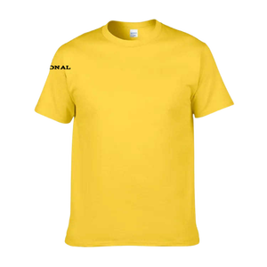 Camiseta de Manga Corta para Hombre, Color Amarillo Sólido, Cuello Redondo, Corte Regular, Transpirable, de Algodón Jersey, Informal, con Logotipo Estampado en la Manga Izquierda - Product Image 1