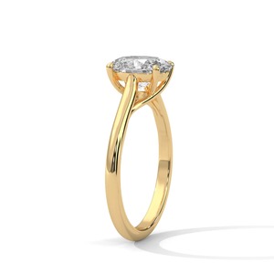 Anillo de Compromiso Solitario Ovalado de Oro Amarillo de 14K con Diamante Cultivado en Laboratorio de 2.25 CT, Clásico con Cuatro Puntas, Lujoso para Mujer - Product Image 2