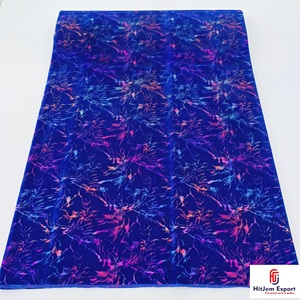 ผ้ากำมะหยี่พิมพ์ลายฟอยล์หลากสีตามสั่ง สำหรับงานตกแต่งบ้าน เสื้อผ้า และของตกแต่งอื่นๆ ผลิตภัณฑ์สิ่งทอสุดหรู รับผลิตแบบ OEM ODM ตามความต้องการ - Product Image 6
