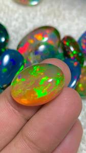 Opale d'Éthiopie naturelle Welo, cabochon plat, opale de feu multicolore, taille ovale, pierre précieuse en vrac pour la fabrication de bijoux - Product Image 2
