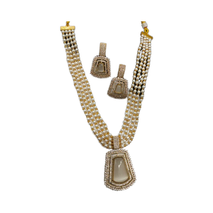 Vêtements de fête de luxe Fabrication indienne Ensemble de colliers de créateurs de mode Bijoux de mode indiens pour vêtements de fête pour femmes et filles - Product Image 1