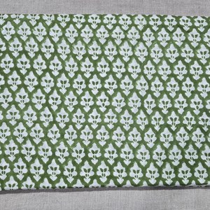 Tela de Algodón con Estampado Floral Pequeño, Hecha a Mano en Jaipur, India, para Mujeres Adultas, Marca Chhaape - Product Image 2