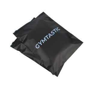 Sacs d'emballage en plastique à fermeture éclair coulissante OEM 2026 personnalisés, écologiques, noirs mats, givrés, en CPE, pour maillots de bain, vêtements et t-shirts - Product Image 3