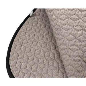 Tapis de selle matelassés pour chevaux, équipement équestre avec construction en tissu doux pour l'équitation, l'entraînement et l'utilisation en écurie - Product Image 4