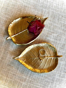 Decorative Metal Leaf Tray for <b>Vanity</b>, Console, and Coffee <b>Table</b> – Ideal for Storing Jewelry, Keys, Chocolates, and <b>Small</b> Decor - Product Image 6