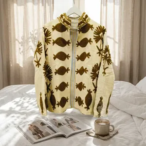 Chaqueta de Mujer Silkgram con Cuello Alto, Color Beige, 100% Algodón, Transpirable, Resistente al Viento, Manga Larga, Estilo Prairie Chic - Product Image 6