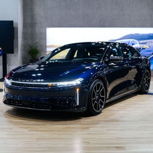 Grandes Économies sur le Véhicule Électrique de Luxe Lucid Air Sapphire : Construction de Haute Qualité, Voyage Confortable et Caractéristiques Premium - Product Image 2