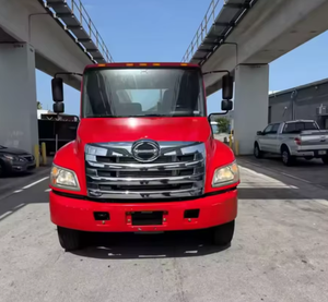 En Venta: Camión Hino 338 Day Cab 2016-2018 - Transmisión Manual de 6 Velocidades, Volante a la Izquierda/Derecha, Camiones Semirremolque Usados con Envío Internacional - Product Image 6