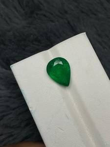 Piedra preciosa de esmeralda natural en forma de pera, verde intenso, suelta, para la elaboración de joyas. - Product Image 3