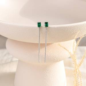Boucles d'oreilles pendantes longues en émeraude véritable, bijoux en argent sterling 925, cadeaux d'anniversaire pour elle - Product Image 1