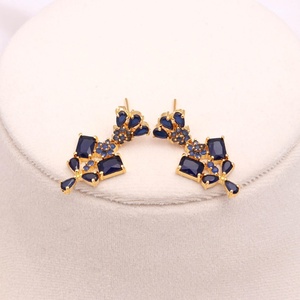 Conjunto de Collar con Zafiro Azul Real |   Joyería de Alta Gama con Baño de Oro |   Colección de Joyería Nupcial para Mujer - Product Image 2