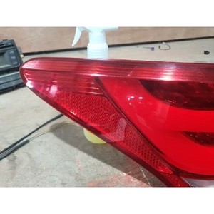 Feu arrière gauche d'occasion Equus 924013N500 - Product Image 3