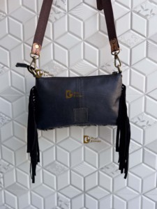 Bolso de mano de cuero de vaca con flecos y grabados de diseño único para mujer, elegante cartera negra, bolso cruzado - Product Image 4