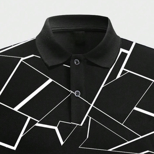 Polo Geométrico Personalizado para Hombre OEM |   Camiseta Deportiva Sublimada Angular en Blanco y Negro, Ropa Personalizada de Fábrica en Sialkot - Product Image 4