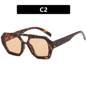 Gafas de Sol de Moda Cómodas con Protección UV400, Diseño Irregular de Doble Puente, Inspiradas en Influencers Europeos y Americanos de Instagram, para Exteriores - Product Image 4