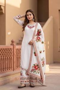 Costume Anarkali pour femmes, blanc, brodé de fleurs, avec dupatta, coupe ample, vêtements traditionnels indiens et pakistanais, vêtements décontractés, en coton - Product Image 3