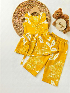 Conjunto de Kurta y Pantalón Peplum Étnico Tradicional Amarillo para Bebés Niñas, Ropa Casual de Algodón de Secado Rápido, Largo hasta la Rodilla, Corte Regular, para Todas las Temporadas - Product Image 1