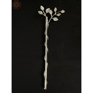 Tenture murale de plantes grimpantes en laiton plaqué argent de 18 pouces fabriquée à la main en Inde - Product Image 1