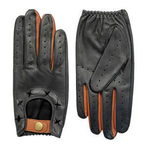 Guantes de Conducción de Cuero Perforado Negro con Detalles Marrones y Correa de Muñeca Ajustable, Diseño Unisex para Conducir y Uso en Exteriores - Product Image 1