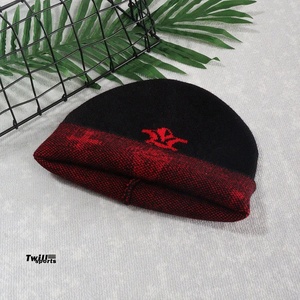 หมวกบีนนี่ Twill-Sports OEM พร้อมโลโก้สั่งทำ ขายส่ง ปักลายแจ็คการ์ด ถักนิตติ้ง สไตล์ Y2K  อะคริลิก 100% ลายตาราง  สำหรับทุกเพศ - Product Image 6