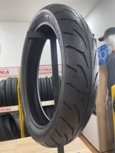 Carcasa de Neumático para Motocicleta KUMA K305 de Alta Calidad Hecha en Vietnam, 110/80-17 140/70-17, Caucho Natural + Nylon 4PR/6PR/8PR, Negro, 12 Meses de Garantía - Product Image 4