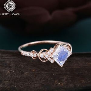 Bague de fiançailles en argent et or rose avec moissanite taille coussin, design géométrique, sertissage à griffes, certifiée IGI, pour femme - Product Image 5