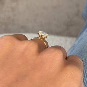 Bague en or 18 carats avec diamant de laboratoire taille marquise de 4 carats, diamants blancs |   Bague de fiançailles solitaire de luxe certifiée IGI |   Tendance - Product Image 4