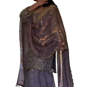 Nouveau style indien Shalwar Kameez, spécial soirée Dubaï, broderie lourde, en soie Georgette, haut non cousu réversible, Sharara et Dupatta - Product Image 1