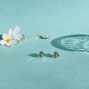 Pendientes de diamantes cultivados en laboratorio con certificación GIA, 1.50 CT, color F, VVS1, corte brillante redondo, oro amarillo de 9k, diseño unisex impresionante. - Product Image 3