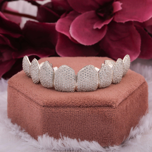 Grillz de luxe personnalisés avec diamants pour hommes et femmes – Collection de bijoux de mode urbaine élégante - Product Image 1