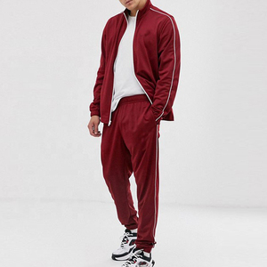 Ensemble de survêtement rouge pour homme, fermeture éclair intégrale, col montant, poches latérales, polyester respirant, style sportif, vêtements d'automne - Product Image 1