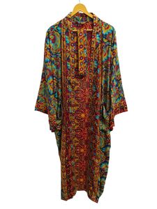 Kimono de Lujo con Parches de Seda, Túnica Larga para Dormir o como Cubre Bikini, Kimono Hecho a Mano con Sari de Seda Reciclada Vintage de la India - Product Image 4