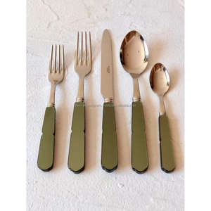 Juegos de cubiertos de lujo con mangos de resina, aptos para lavavajillas, seguros para alimentos, juegos de cubiertos y vajilla de resina, precio de fábrica - Product Image 5