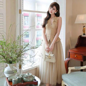 Ensemble deux pièces d'été pour femmes, vêtements confortables, mode naturelle, lavables, emballage personnalisé, fabriqué au Vietnam. - Product Image 2