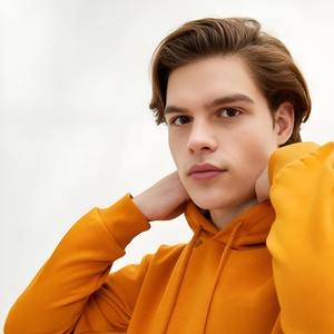 Sudadera con Capucha Slim Fit Color Rosa Polvoriento, Tejido Ligero y Transpirable, Prenda Casual Elegante, Prenda Urbana Moderna, Diseño Minimalista y Limpio - Product Image 4