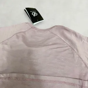 เสื้อยืดกีฬาผู้หญิงสีชมพูอ่อนพิมพ์ลาย ผ้าฝ้าย 100% ระบายอากาศ แห้งเร็ว สำหรับออกกำลังกาย ฟิตเนส วิ่ง โยคะ ขายส่ง - Product Image 4