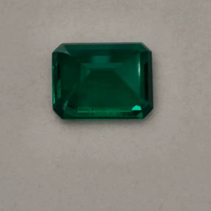 Piedra Preciosa Verde Corte Esmeralda de Primera Calidad, Piedra Suelta Colombiana Creada en Laboratorio, Alta Calidad para Joyería, Uso Elegante - Product Image 1