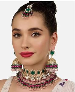 Conjunto de Collar y Pendientes Étnicos Chapados en Oro con Diseño de Borla de Perlas de Imitación y Circones Verdes, Joyería de Boda para Mujer - Product Image 1